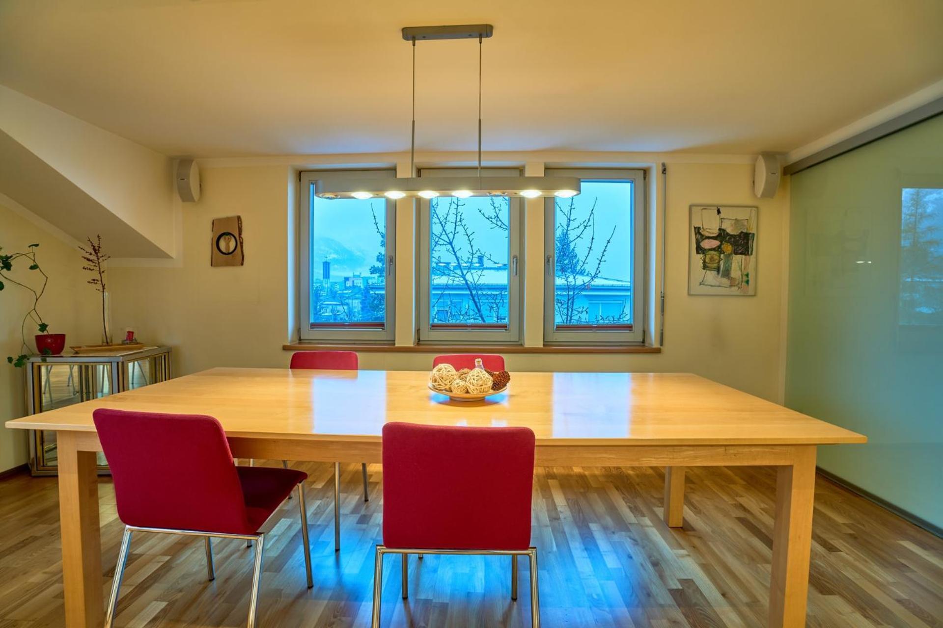 Appartement Grosse Exklusive Mit Balkon Und Fantastischer Aussicht Auf Bergwelt Inkl Privatem Parkplatz Mit E-ladestation *